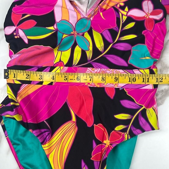 TRINA TURK Gemini Ruffle One-Piece Swimsuit ~ US  Size 6 - Picture 11 of 13